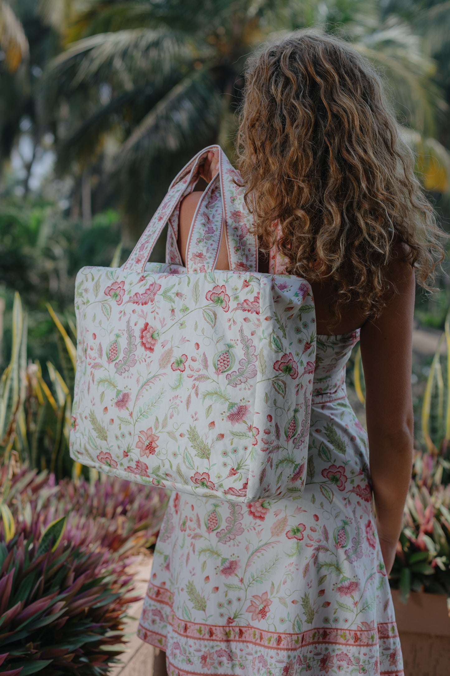 Back picture of Pink floral tote bag