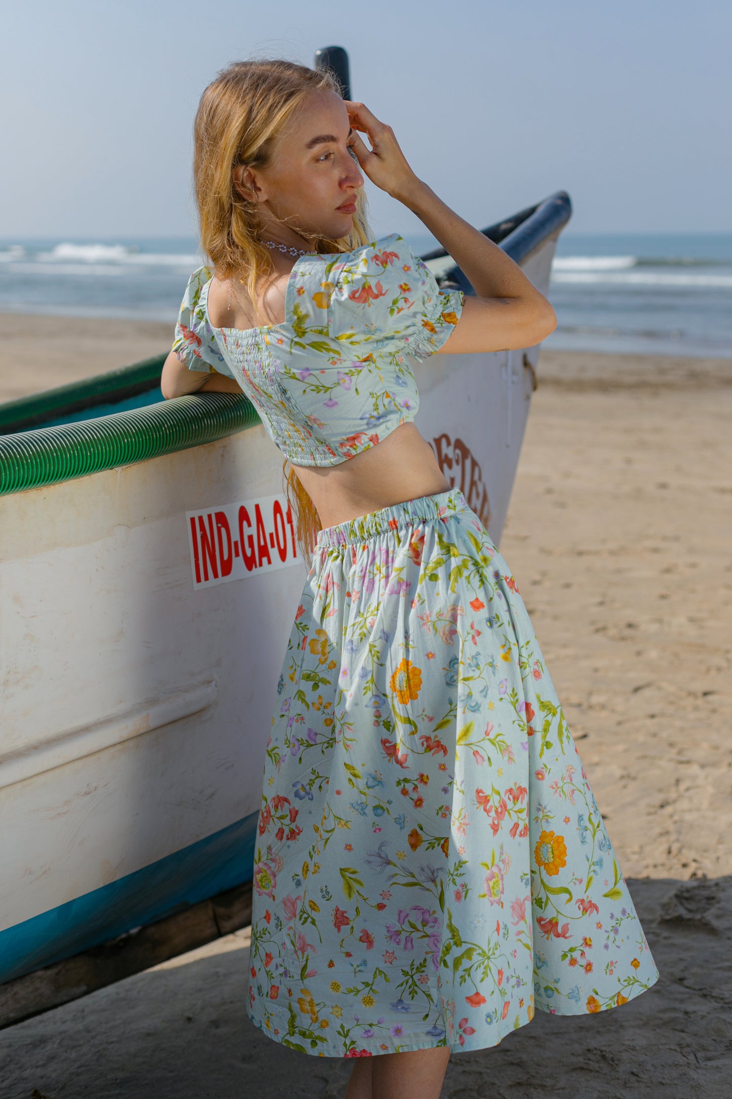 Back picture of blue floral pencil skirt