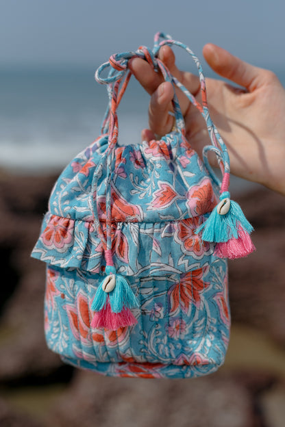 Close up picture of aqua bucket bag